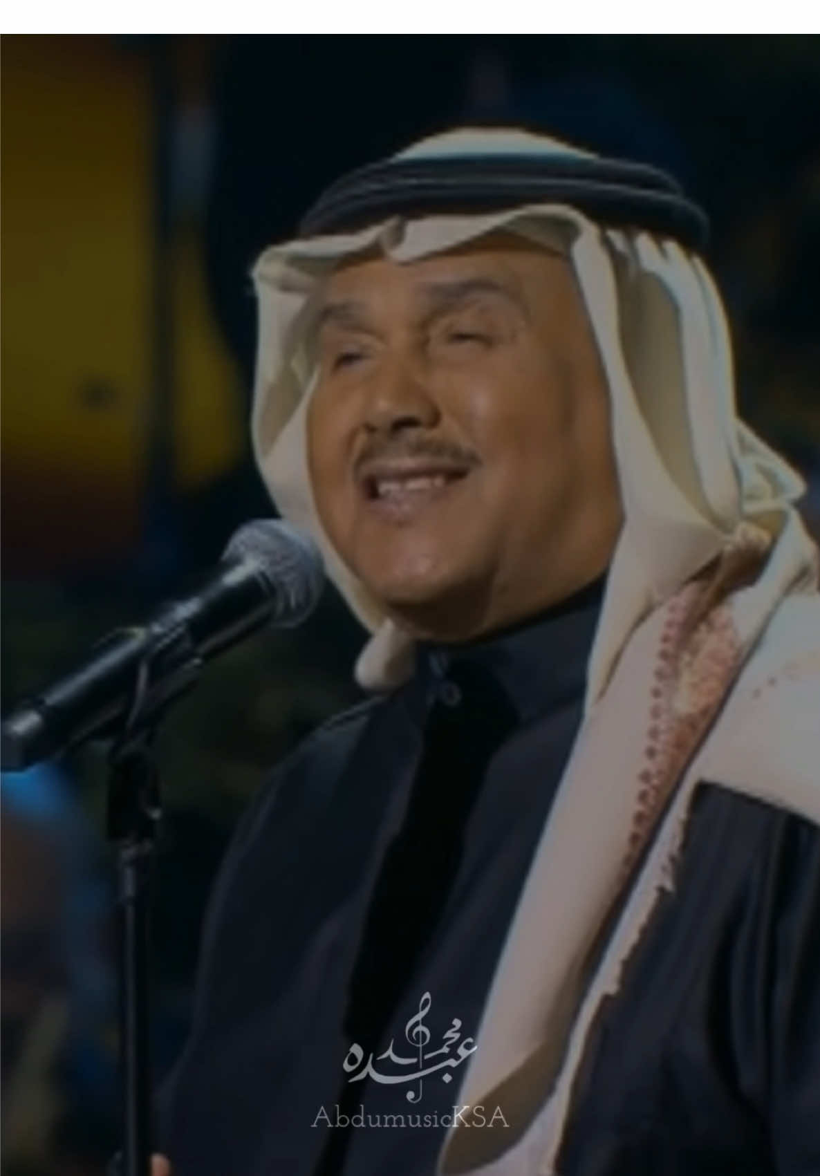 جيت قبل العطر يبرد قبل حتى يذوب في صمت الكلام #محمد_عبده #فنان_العرب #abdumusicksa #السعودية #اكسبلور 