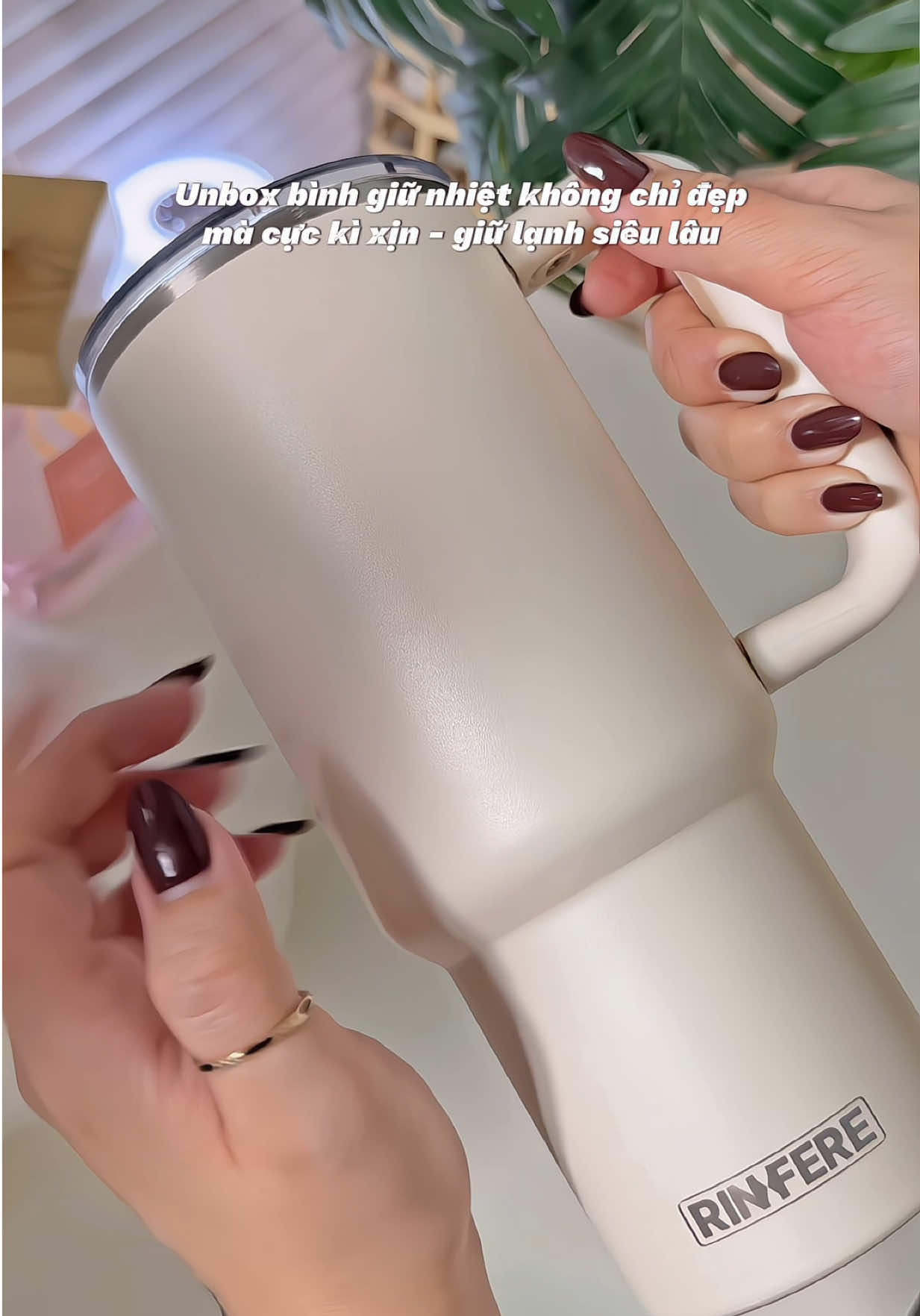 Chiếc bình giữ nhiệt siu chân ái nè mí bà 🫶🏻 #binhgiunhiet #binhgiunhietthongminh #unboxing #muataitiktok #fyp 