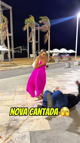 Nova cantada 🫣#pegadinha 