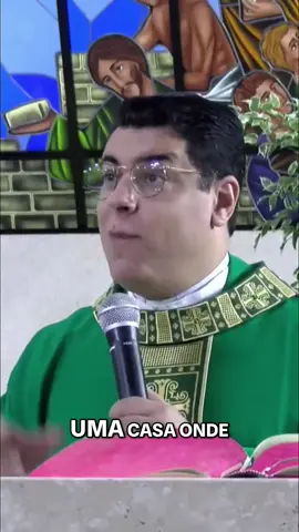 Uma casa com Jesus é um lugar de respeito, diálogo e perdão. Onde não há vícios, mas harmonia e paz. #Família #Respeito #Paz #Harmonia #JesusNoLar