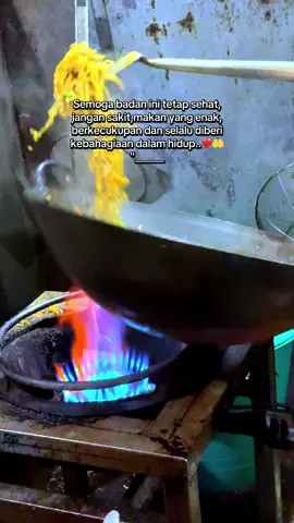 harus selalu bersukur dan selalu semangat kawan...💪 #miegoreng  #nasigoreng  #sehat  #bahagia  #fyp @Wisata Kuliner Bojonegoro  @Kuliner Jawa Timur  @bjn_24jam  @kulinerbojonegoro  @Kuliner_Bojonegoro 