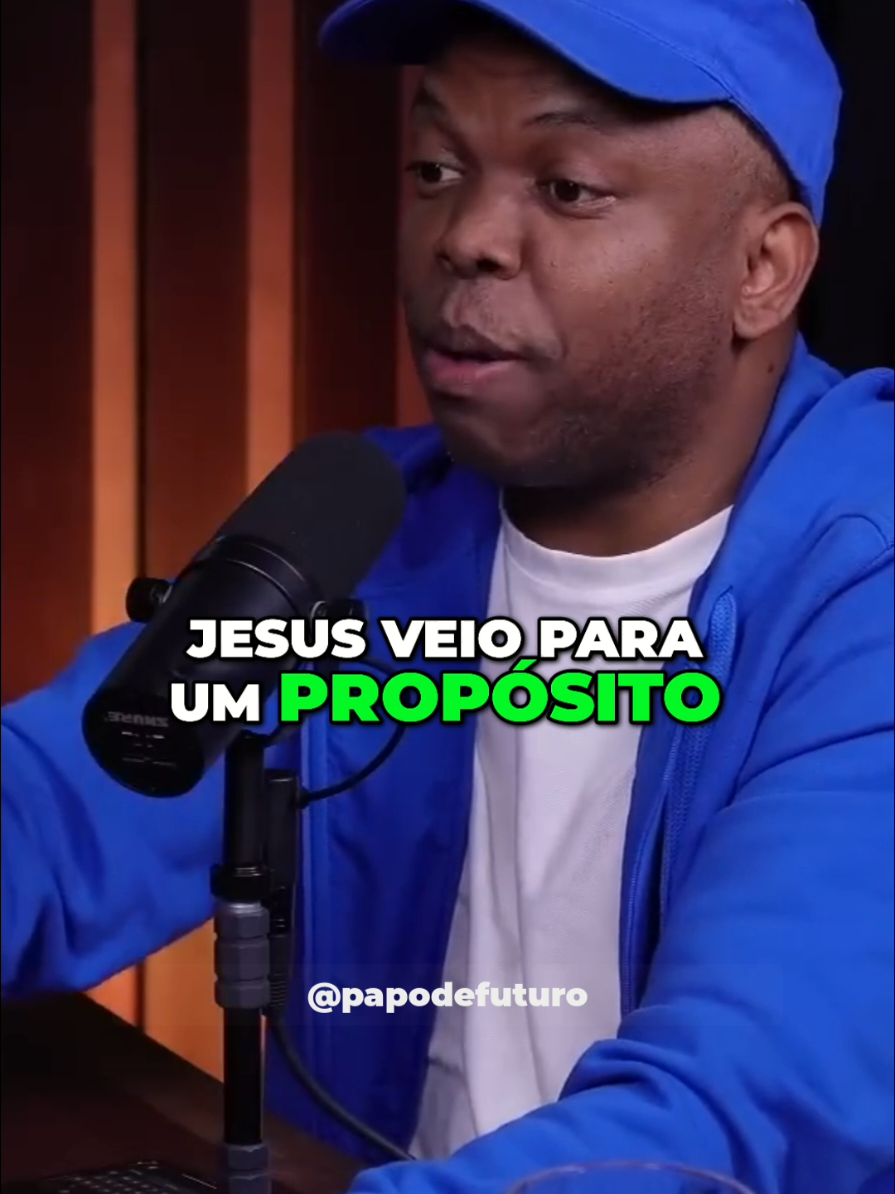E você ?  Já descobriu o seu ou ainda está tentando viver o dos outros? Porque quem não sabe seu propósito, vegeta. Mas quem sabe prospera, avança e não sente inveja de ninguém. A promessa não é o que você constrói pra Deus. #proposito #chamado #fé #reflexão 