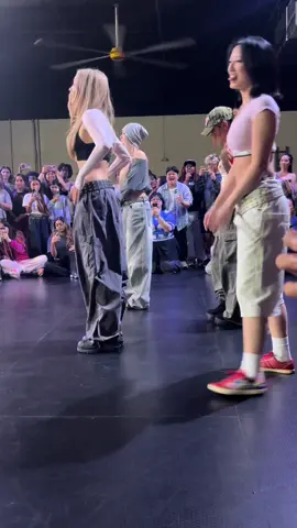 TEXTY W MY BESTIE IN THE GC IF HE FEASIBLE 🗣️🗣️🗣️ #girlset #offstage #dance #littlemiss 