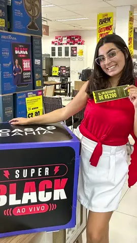 A Caça ao Cupom da Casas Bahia começou e é literalmente uma corrida pelo desconto! 💙 Nos dias 21 e 22 de novembro, tem cupons de R$200 escondidos nas lojas físicas pra usar em compras a partir de R$1.000. Achou, levou — mas só enquanto durar! 😅🔥 E claro, tudo isso no clima da Super Black da Casas Bahia, com muitas promoções boas pra aproveitar na hora. Então já sabe: corre pra a loja da Casas Bahia mais próxima e entra nessa missão comigo! @Casas Bahia 🏠💙  #parceria #SuperBlackAoVivoCasasBahia #CaçaCupomCB
