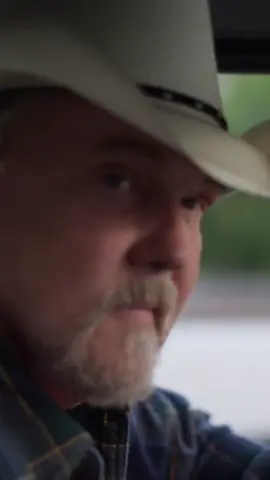 You can now watch the WORLD PREMIERE music video for 