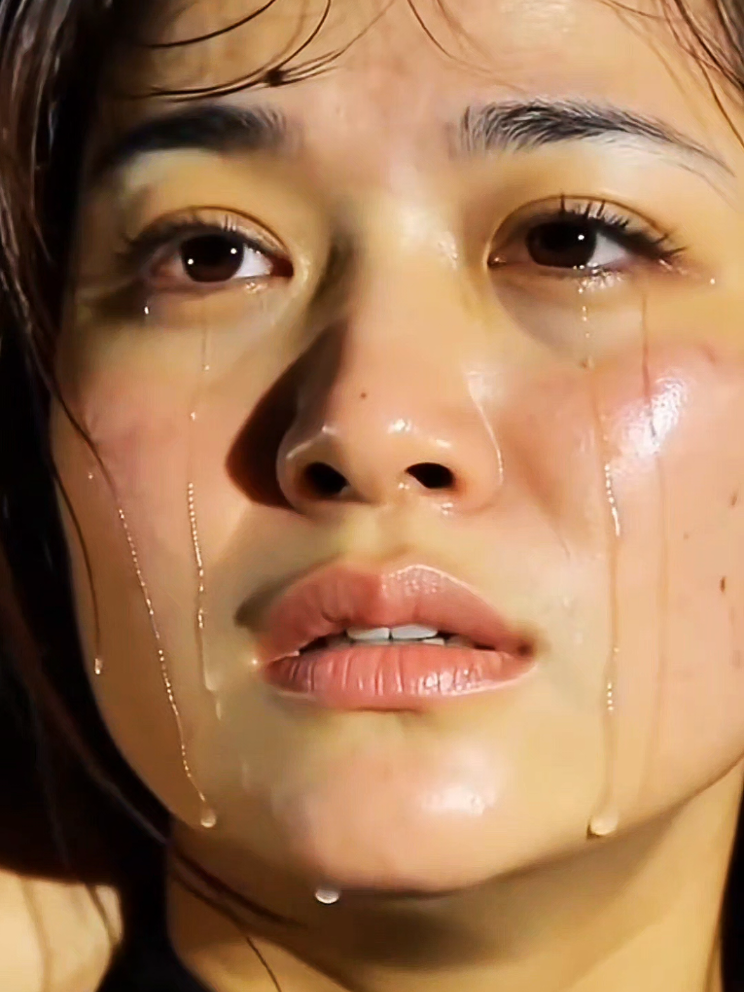 Nếu cả thế giới quay lưng với anh... thì anh ko cần phải lo 