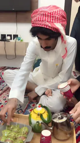 عاده مختلع من الخبط 😂😂😂