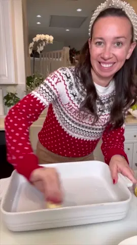 Christmas morning just hits different when breakfast basically makes itself 😌🎄 Every year I make this make-ahead French toast casserole, and it’s truly the one recipe my whole family asks for weeks in advance. It’s warm, buttery, perfectly cinnamon-y, and fills the whole house with that Christmas-morning smell that feels like a tradition all on its own. I put it together the night before (usually while wrapping those last few gifts 🙃), pop it in the fridge, and then it bakes while the kids are checking stockings and tearing into presents. No rushing, no pans on the stove, no stress. Just a cozy, slow, magical morning — the way Christmas should be. It’s the easiest breakfast, but somehow feels so special. Soft on the inside, crispy on top, and every single person goes back for seconds. It’s become our thing, and honestly… I love that. #Recipe #EasyRecipe #breakfast #christmas 