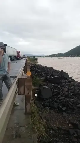 mac kẹt ở tuy hòa phú yên moi người ơi 