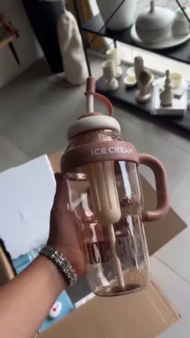 TEM DESCONTO SIMMM🆘❤️ 🛒Garrafa de Água com Canudo de Silicone Grande com 1350ml Capacidade com Filtro Portátil. Pronta Entrega   De: ~R$ 50 💸Por/a partir: *R$ 36,99 🚨😱 👉🏻Compre aqui: https://s.shopee.com.br/4q80VofRuM ⚠️ _*Promoção sujeita a alteração a qualquer momento.  #shopee 