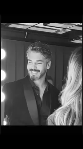 يويل حالي يلبيه!#شكرو_اوزيلديز #اكسبلور 