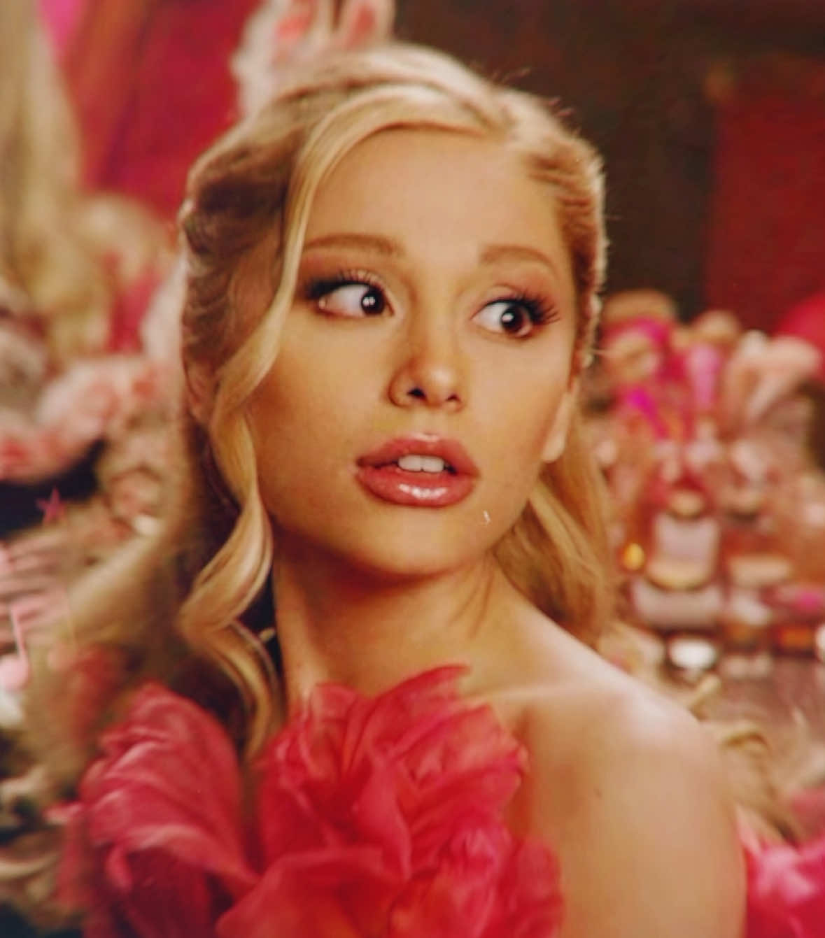 seeing for good this weekend!!! #arianagrandeedit #wicked #wickedforgood #fyp #glinda 