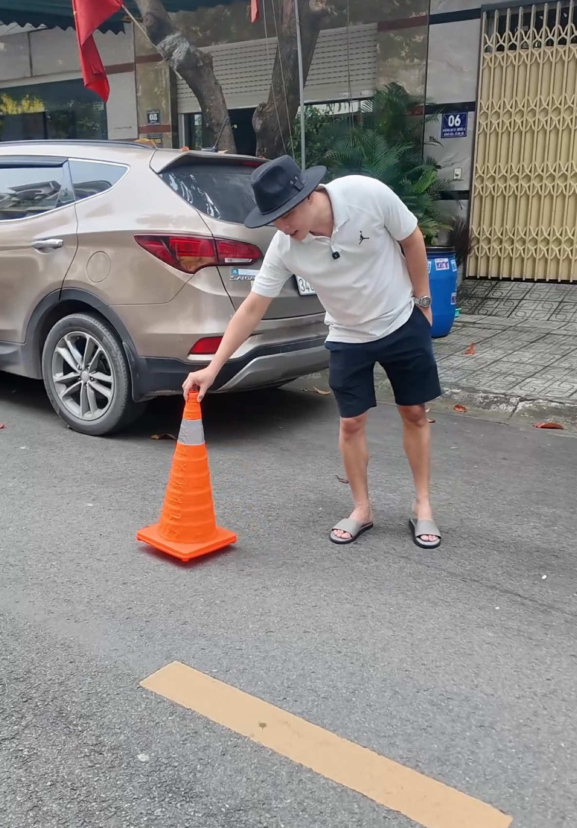 Cọc tiêu gấp gọn siêu nhẹ, có phản quang và đèn nháy tiện lợi #phukienoto 