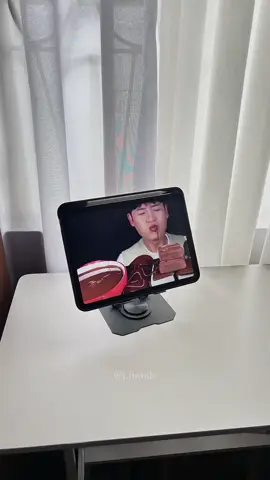 perfect phone/tablet stand for binge watching 😍💗 #rotatableipadstand #ipadstand #ipadholder #rotatingipadstand #360ipadholder