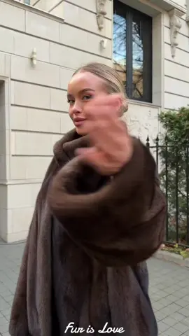 Fur is a symbol of love between men and women. ig semifur_ #fur #pelliccia #fourrure #pelzmantel #nofurban 