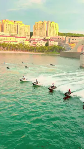 Đại dương thức giấc - 17:00 hằng ngày tại cầu hôn Phú Quốc. Cùng chiêm ngưỡng những siêu phẩm của Đại dương! #thoitietphuquoc #dulichphuquoc #rosyhotel #sunsettown 