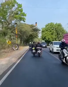 Jangan Malu Motor Mu Trobel Saat Touring, Malu Itu Story Nya Touring Tapi Gak Pernah Touring Touring Adalah Obat, Trobel Adalah Seni Nya,  Solidaritas Tanpa Batas 🤙🙌#glindonesia #gltouring #glgank #glkotakindonesia #fyppppppppppppppppppppppp 