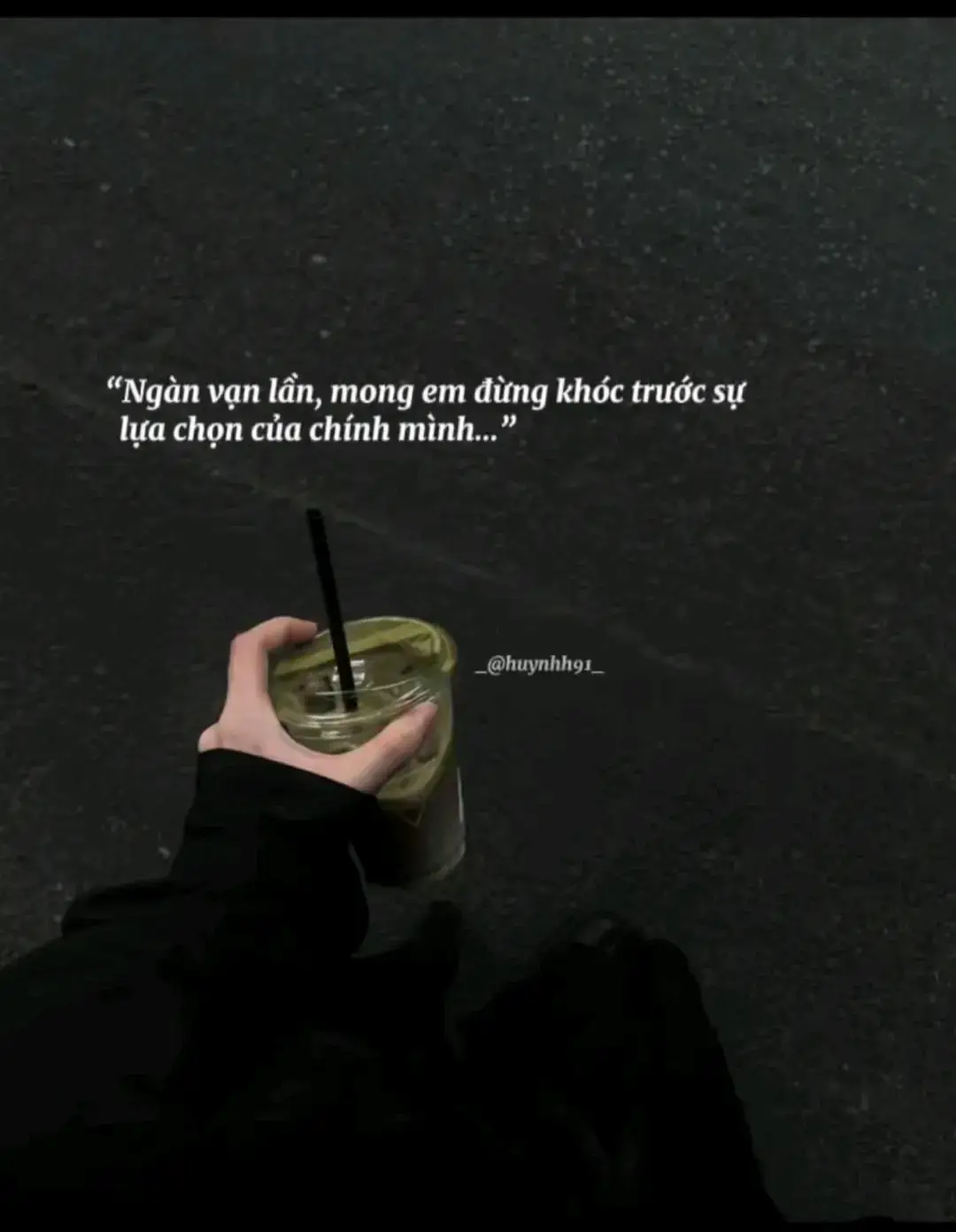 Thời gian không chữa lành, nhưng nó dạy ta chấp nhận... Ban đầu là nước mắt, sau đó là im lặng, và rồi một ngày, ta nhận ra mình không còn đau như trước. Không phải vì quên, mà vì đã học được cách mỉm cười với vết thương.... 🍀HDNN🍀 #thích1mình🤍  #trainghiemcuocsong  #suyngam 