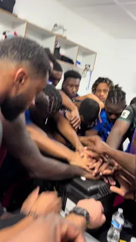 @nazonofficial yon leader sou terèn e deyò tèren✅ ann gade e tande ansanm diskou li nan vesyè grenadye yo avan match Nicaragua 18 novanm #grenadyealasoooo🇭🇹🇭🇹🇭🇹🇭🇹🇭🇹 #Mondyaltètdwat