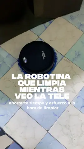 Robot de limpieza de pisos: te lo recomiendo porque te ahorra tiempo real. Barre,  y en muchos casos trapea sin que tengas que estar pendiente. Lo dejas programado, detecta esquinas, evita obstáculos y regresa solo a . Si tienes mascotas, pelo en el piso o simplemente quieres mantener tu casa limpia sin estar barriendo diario, es de esos gadgets que cambian la rutina. #robotvacuumcleaner #limpieza #hogar #casa #quehacer 