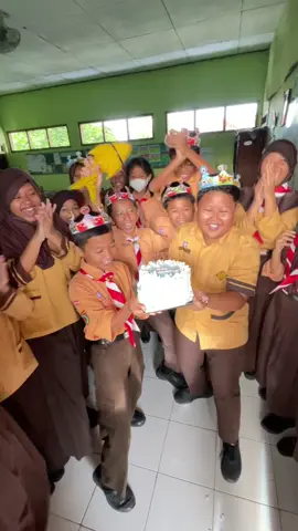 My first birthday with my children, terimakasih anakku🥺❤️ #xyczba #fypシ゚ #guru 