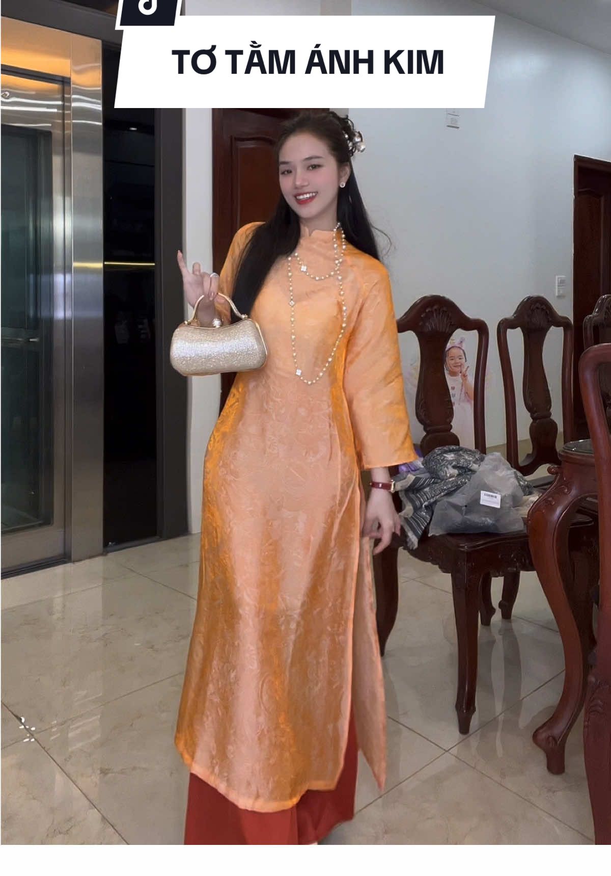Đẹp mê áo dài tơ tằm ánh kim sang xinh quá  #emyvu  #aodaitet #aodailananh  #aodai  #aodaitotam 