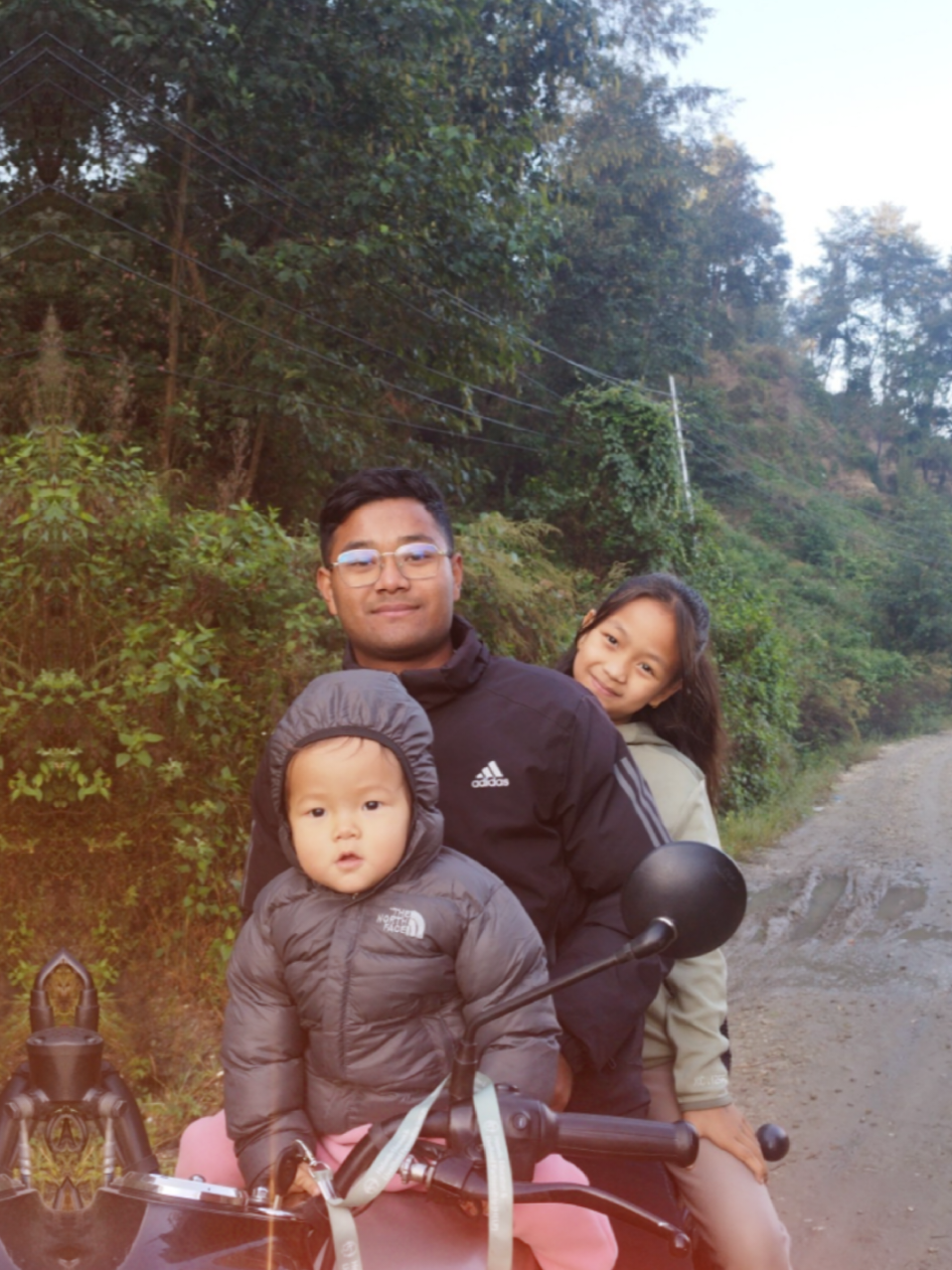 #अब_जिन्दगी_सररर_मोटर_गाडी_मा🛵🛵 छोरीलाई बिहानै चिसोमा बाइकमा हिड्नु परे पछि काकाको डिउटि😁😆#Sonam_Deki❤️ #lotsoflove❤️ #fyppppppppppppppppppppppp @Bhim Tamang👨‍👩‍👧❤️ @️𝗦𝗨𝗕∀𝗦𝗛 ☸️ @Chari ❤️ Lama 