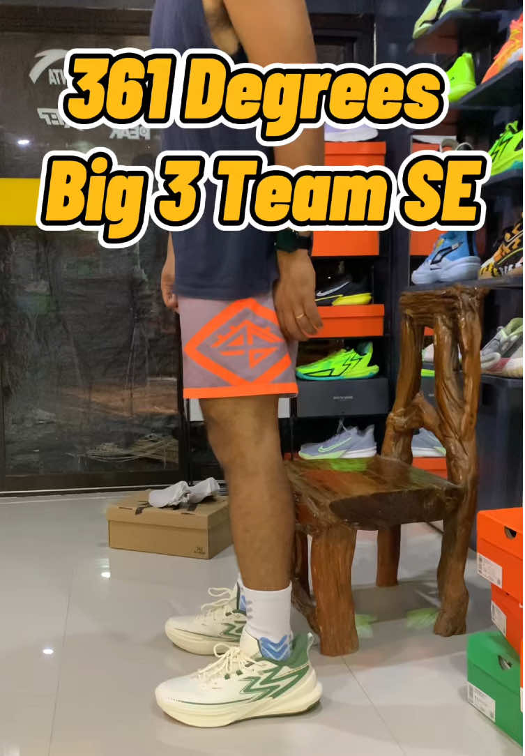 Very lightweight shoes - 361 DEGREES BIG 3 TEAM SE @361 Degrees Global #basketball #361degrees #aarongordon #shoes 