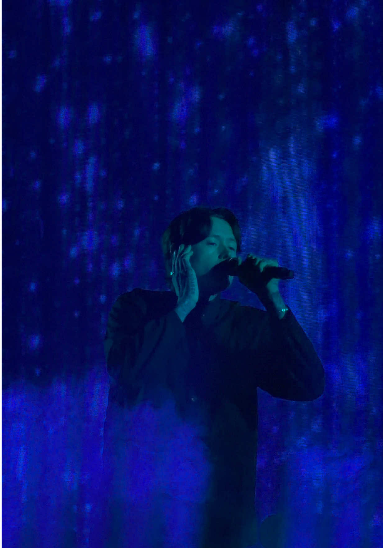 Impose live at 3Arena, Dublin 💙 #badomens #badomenslive #noahsebastian 