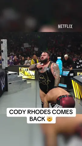 Cody Rhodes steps in to help Carmelo Hayes to victory against Bronson Reed 👀 #SmackDown #WWEonNetflix