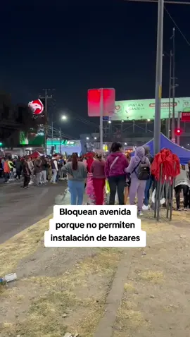 🔴 Comerciantes de Ecatepec bloquean la Vía López Portillo porque el gobierno municipal de Ecatepec no permite la instalación de bazares navideños. #edomex #fyp #parati #viral 