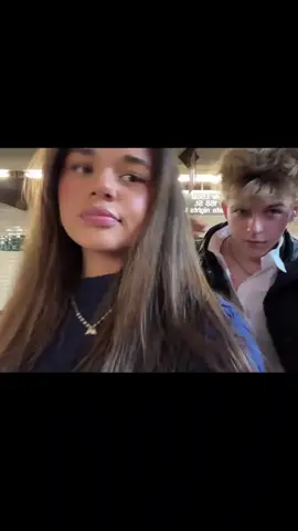 Girls, we all agree, he's super handsome.#life #outfit #fyp #fyptiktok .