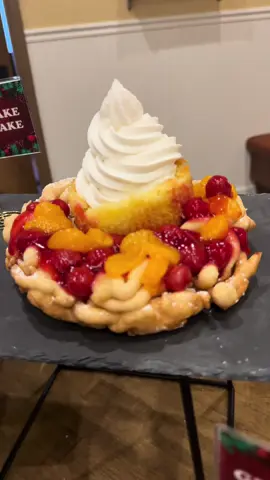 Knott’s Merry Farm desserts >>> everything else. 🍰✨ Peppermint funnel cake, mint cookies, Rice Krispie bars, cheesecake on a stick, gingerbread cheesecake dip… it’s a sugar overload in the BEST way. Drop a 😋 if you are hungry! #knottsmerryfarm #holidaydesserts #themeparktok #foodtiktok #socalfoodie 