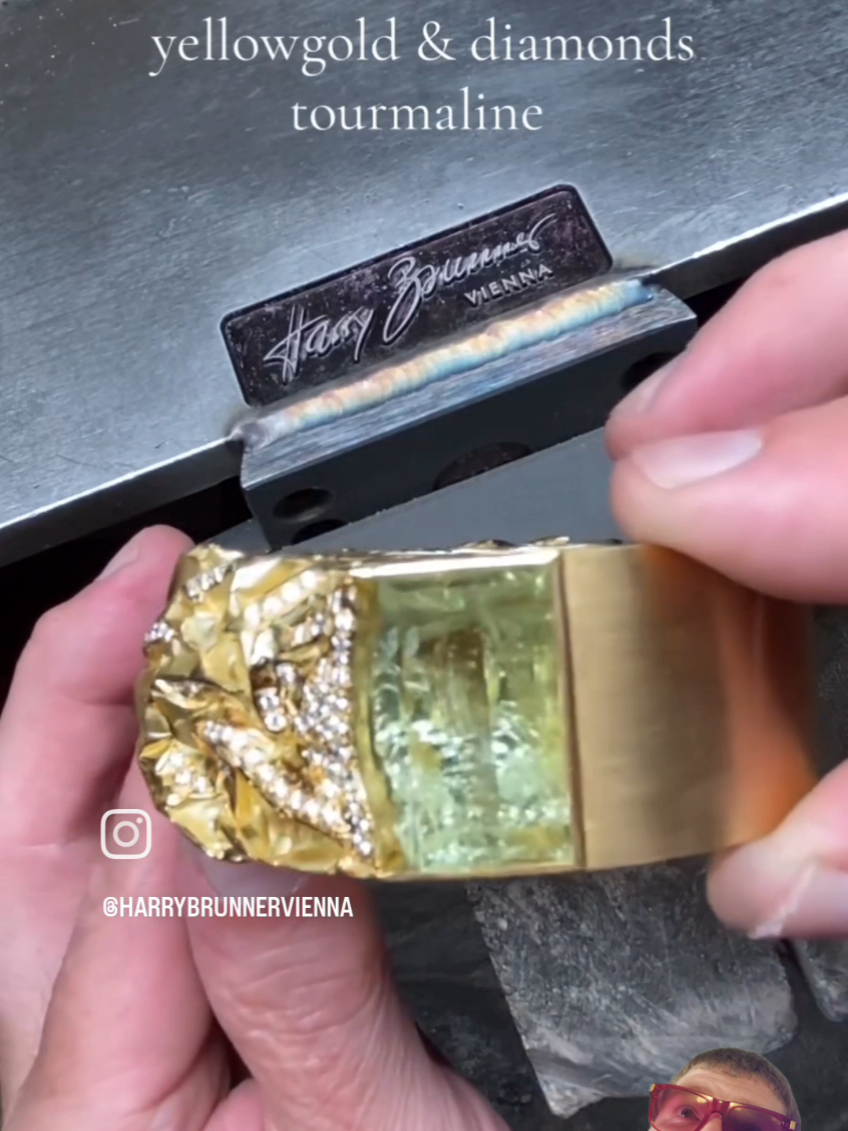 Unique Gold, Diamond, & Tourmaline Bangle Bracelet from Harry Brunner Vienna! #jewelrytok #jewelrytiktok #balltothemax #balltmax #jewelrydesign 