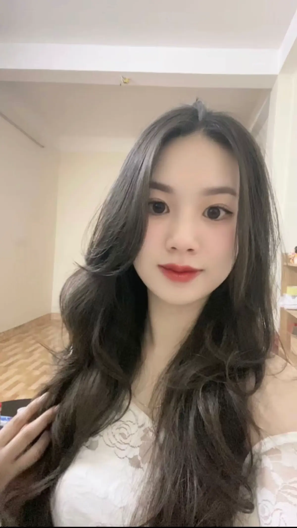 🙂 Vạn ngàn lần không oánh trách , chỉ muốn hỏi một câu :     '' Rốt cuộc bản thân đã không tốt ở chỗ nào ???'' 😔