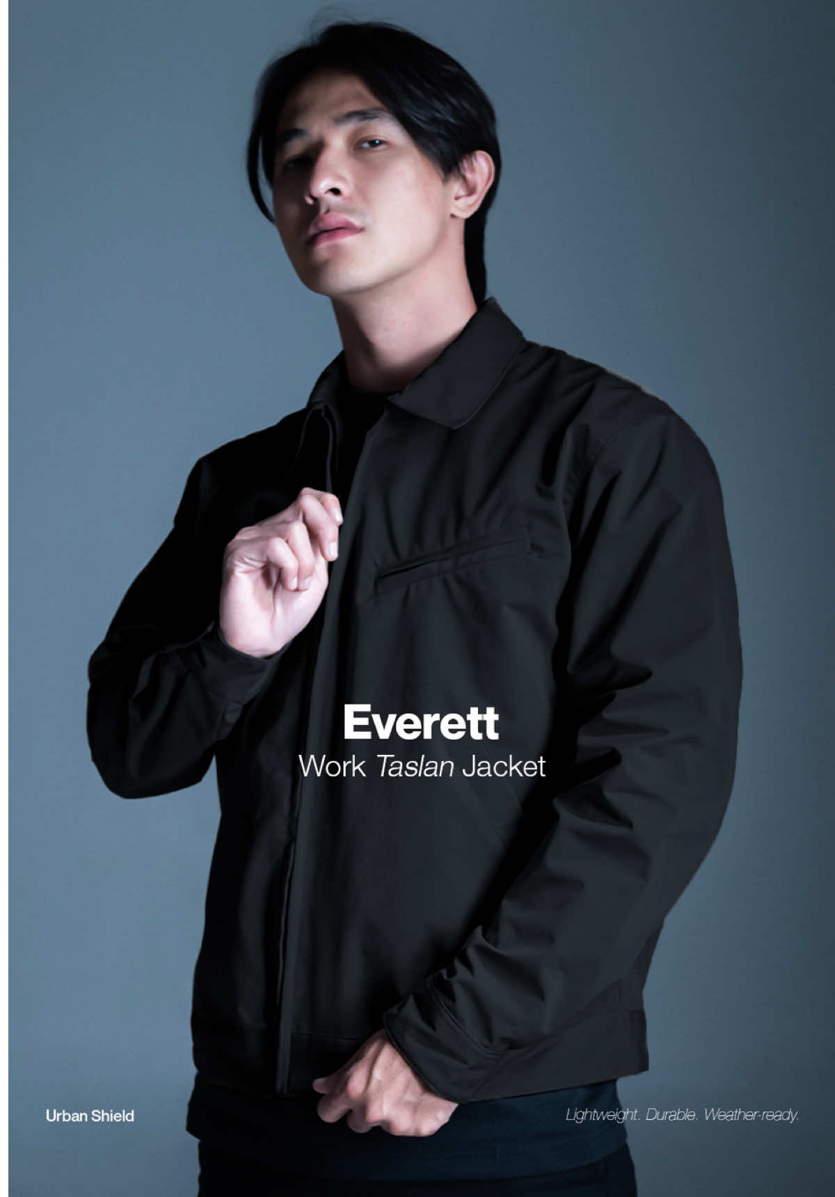 Biar Everett selalu keliatan rapi. Kuncinya simple: pakai basic tee netral, pilih celana yang clean (chino/denim gelap), dan biarkan siluet work jacket-nya jadi fokus. Tekstur taslan yang tegas bikin look langsung on point tanpa effort berlebih. Simpan dulu kalau mau jadi panduan styling cepat.