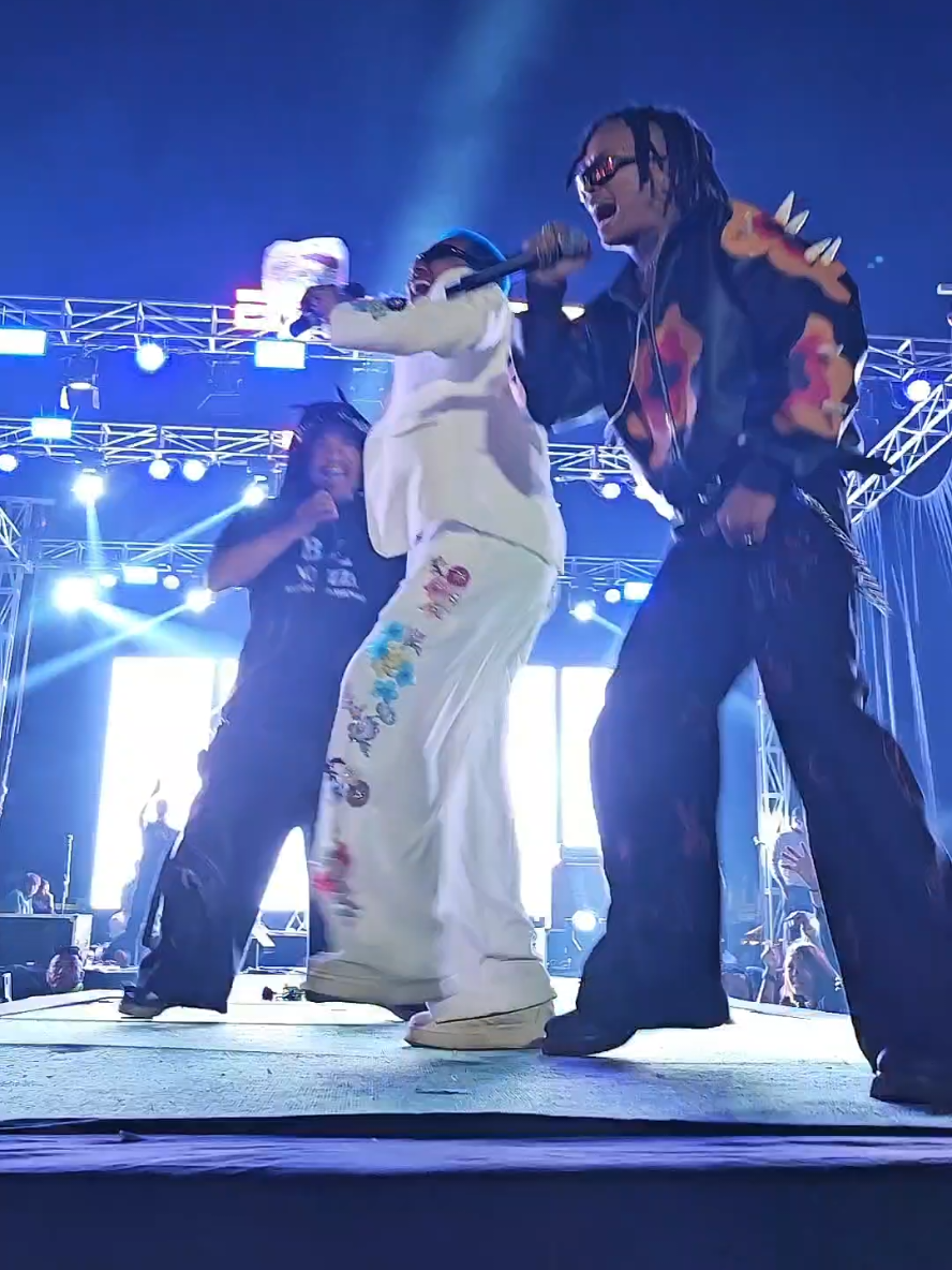 st man  chitwan winter festival  supported by a2z mobile house  #concert #chitwan_muser🇳🇵fypシ❤️ #viralsong #foryoupageofficiall #creatorsearchinsights 