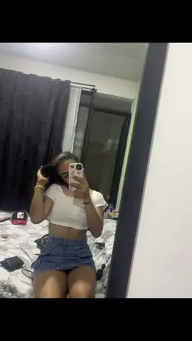 🙇🏾‍♀️🤌🏽