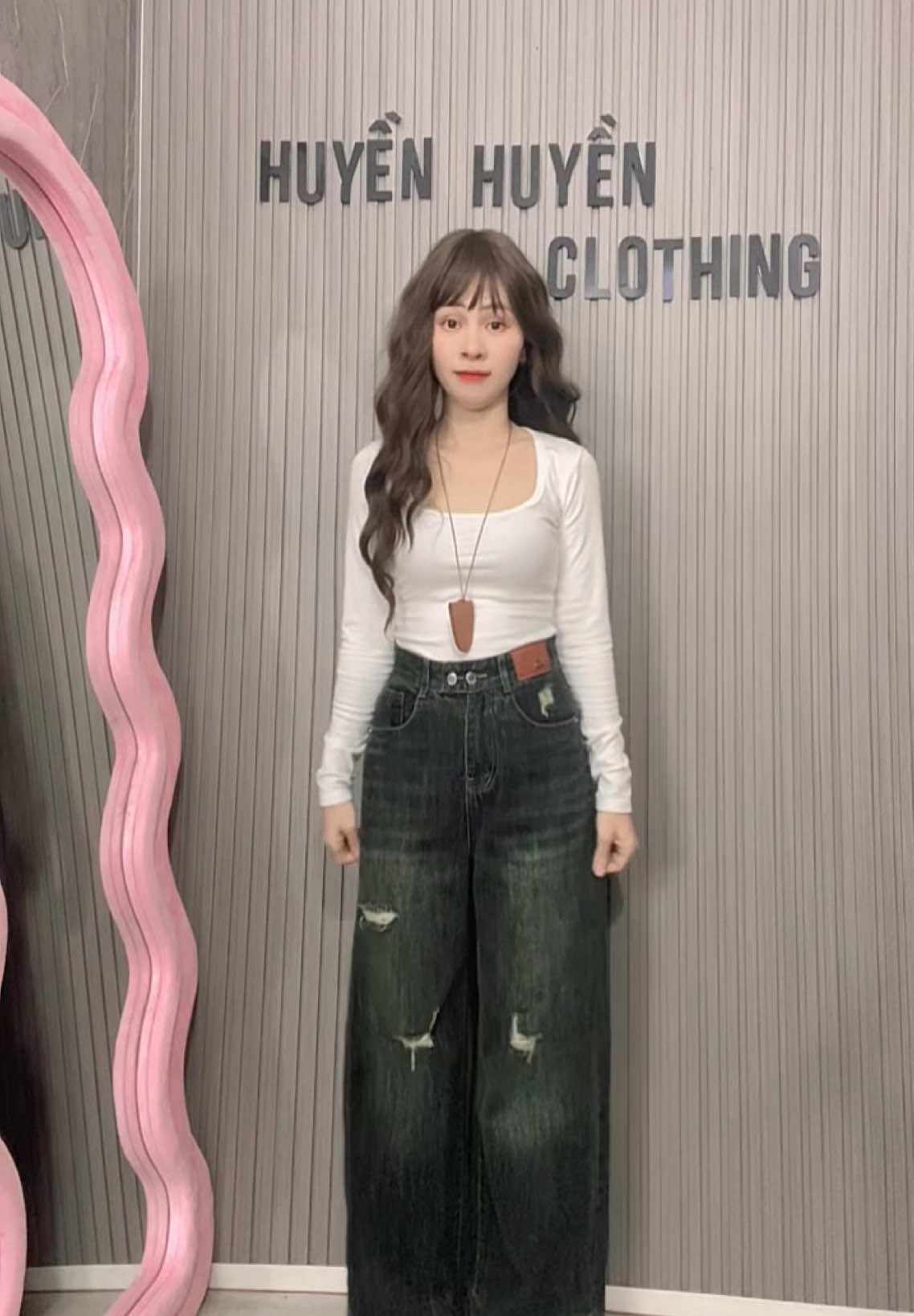 #fypシ゚ #thoitrangnuhottrend #quanjeannu #outfitideas #phongcach 