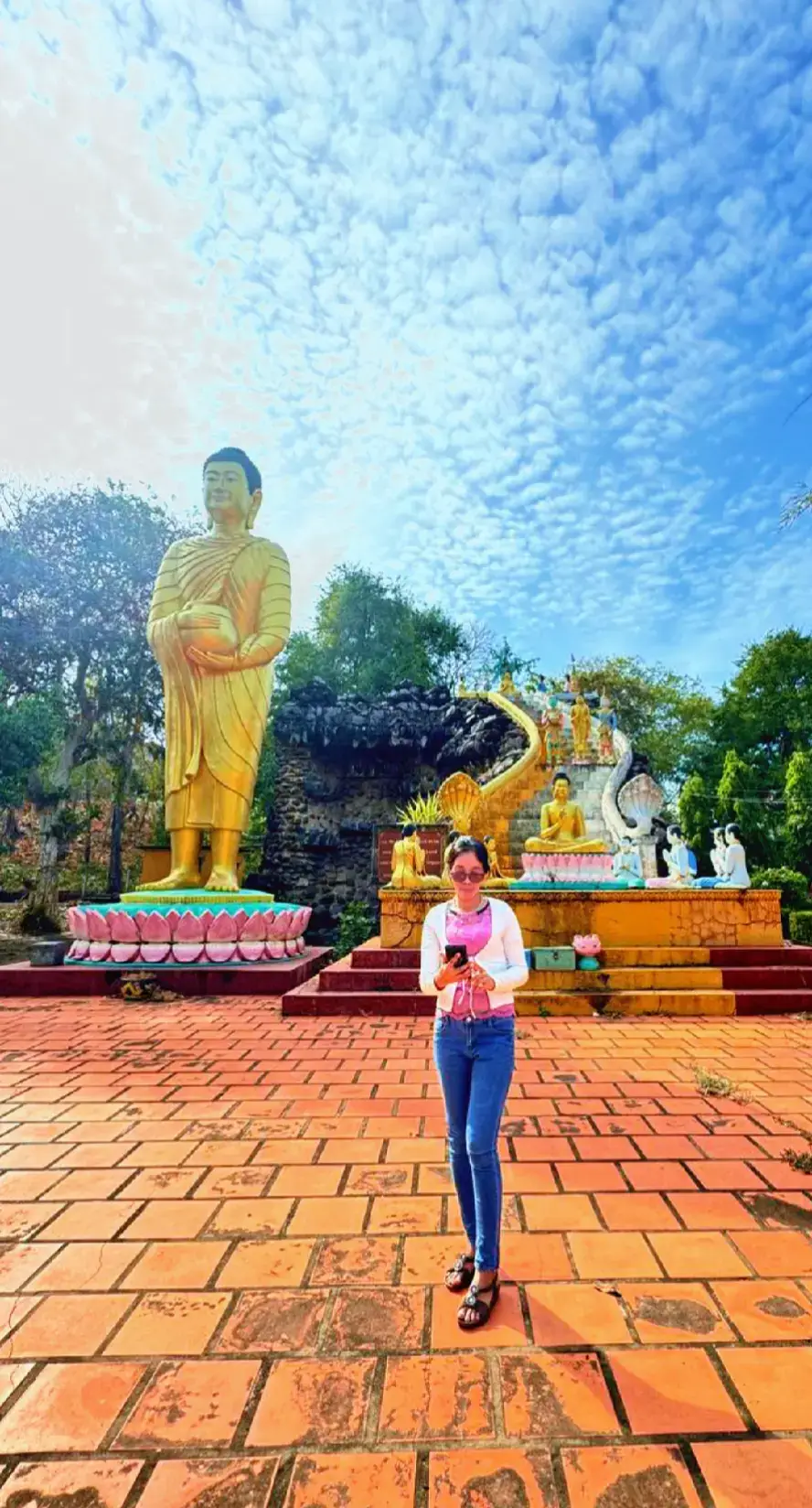 #អ្នកណាក៏បាន #ជួយយកខ្ញុំទៅចិញ្ចឹមមួយផង