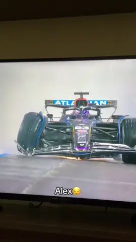 Oh my god… #lasvegasgp #f1 #formula1 #lewishamilton #alexalbon 