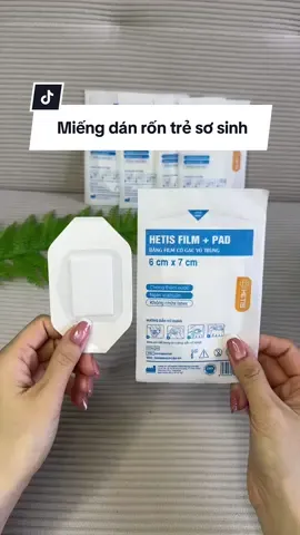 Hôm nào đang chuẩn bị đi sinh nhớ sắm sẵn miếng dán rốn này để dán lúc tắm cho con giúp rốn bé nhanh khô sớm rụng nha #miengdanronchobe #miengdanron #miengdanronembechongthamnuoc #chuanbidososinh #mevabe 