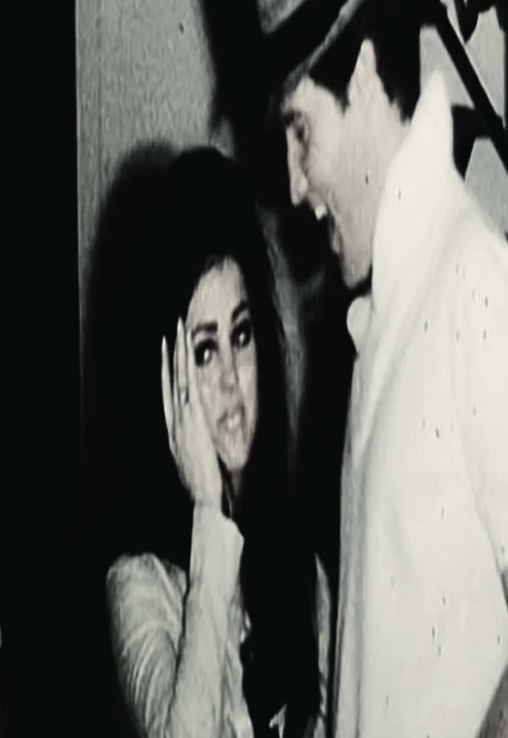 كنت أناظر للفراق بنص عين لين داهمنا الفراق مداهمه #elvispresley #priscillapresley #60s #fyp #شبل_الدواسر 