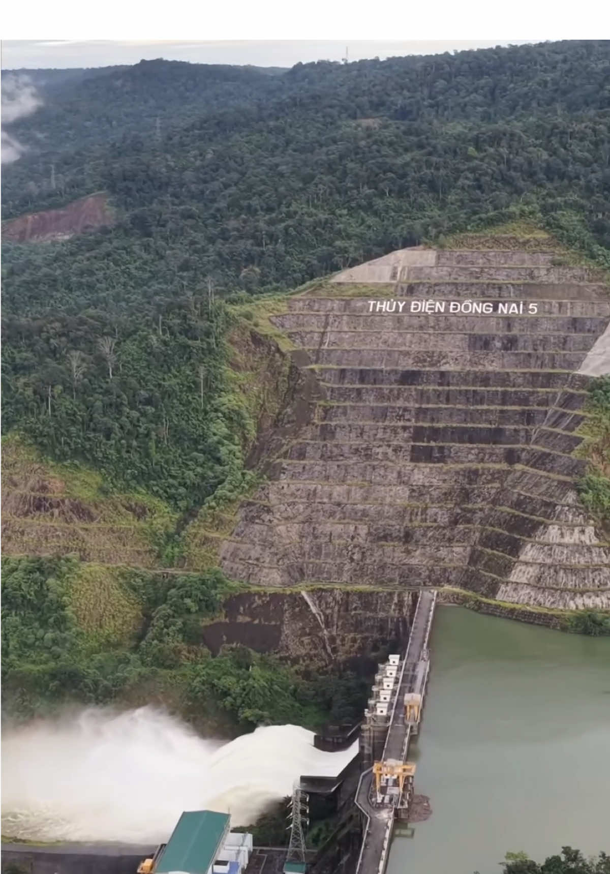 Thuỷ điện Đồng Nai 5 xả lũ #sangvlog #sangdirung 