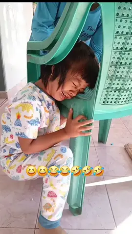 kelakuan anak2 memang diluar nurul...kadang bikin gila kadang juga bikin ketawa🤣🤣🤣🤣🤣 #videolucu #videongakak #ngakak #lucu #fyp 