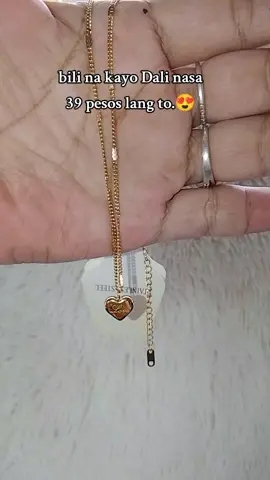 necklace napaka shala nang necklace nato check out na kayo.. #clicktheyellobasketbellow🛒👇 #heartnecklace #titaniumjewelry #hypoallergenic 