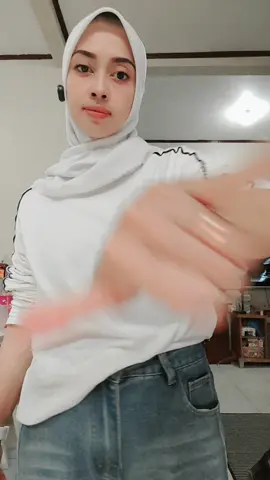 Celana jeans kulot ini serius keren🩷 #celanajeans #jeanskulot #jeanskulothighwaist #baggyjeans 