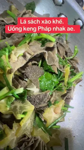 Lá sách xào khế.  Uống keng Pháp nhak ae. #botuoihoagiay 