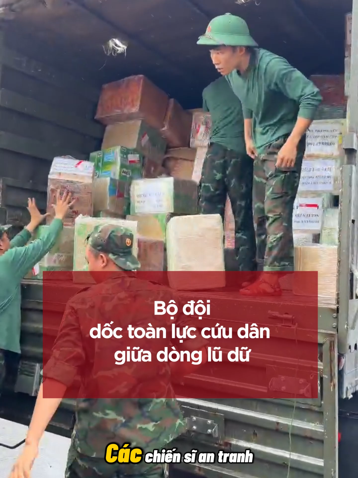 Bộ đội Cụ Hồ mãi đỉnh: Tranh thủ mọi thời gian, dốc toàn lực cứu dân giữa lũ dữ #tuyenvanhoa #tvhnews #tvhxahoi #tintuc #fbnews