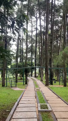 Sedang menikmati hidup yg katanya enak ya jadi kamu ☺️🍃 Ada yang pernah mainkesini juga kah? #kuninganjawabarat #kuningan #wisatakuningan #fypシ゚ #bupertrijayakuningan 